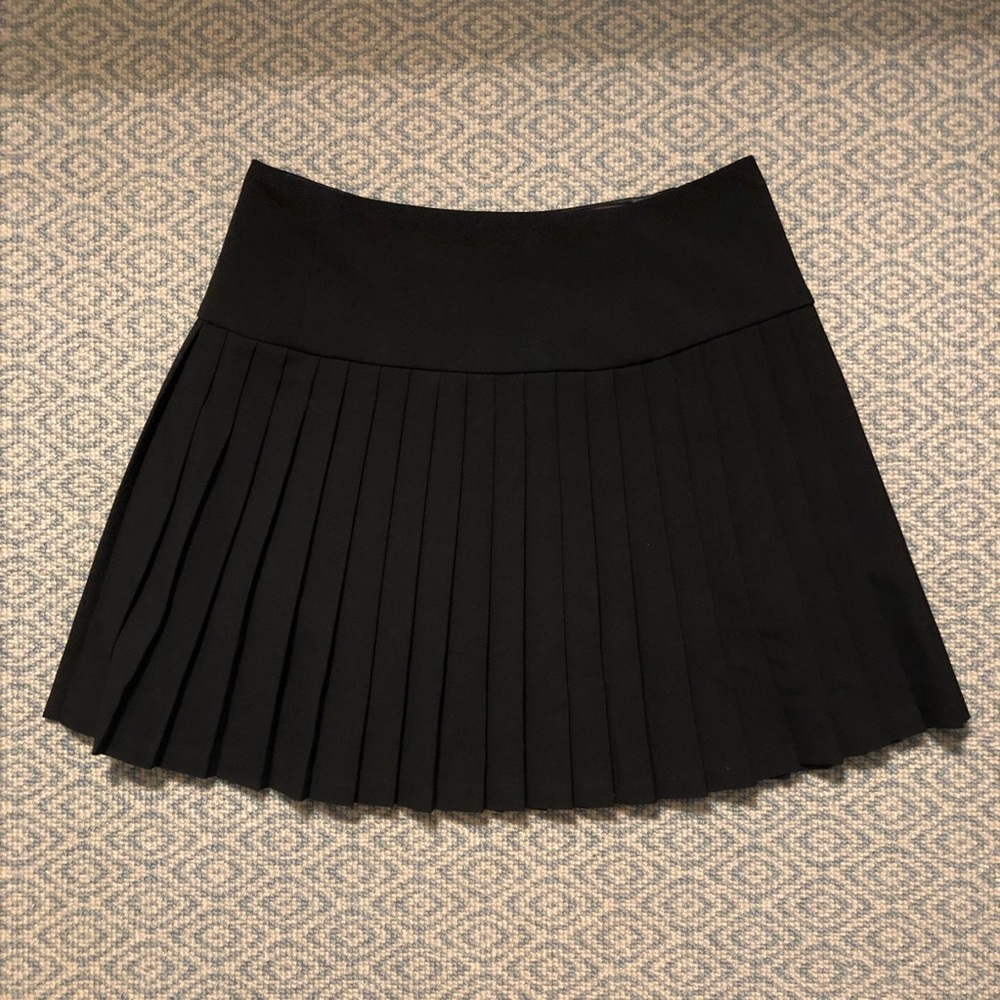 Simple Black Pleated Skirt